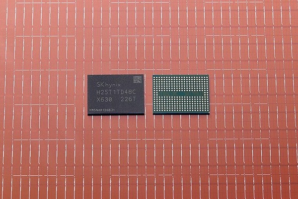 SK하이닉스가 개발한 현존 세계 최고층 238단 512Gb TLC 4D 랜드플래시